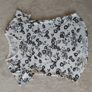 Old Navy black and white floral T-shirt size medium